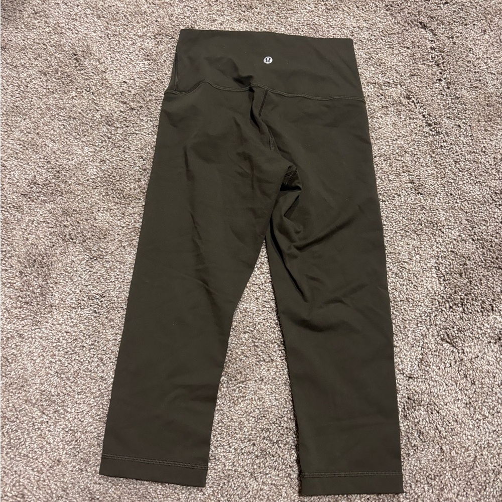 Lululemon NWOT High Rise Crop Legging Size 2 Align